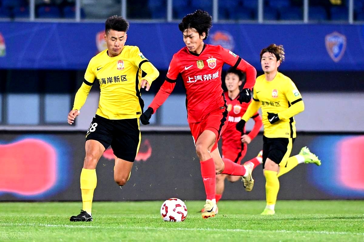 上海海港发布备战花絮，今晚状态回暖，社区盾任务艰巨，年轻球员得到机会的简单介绍