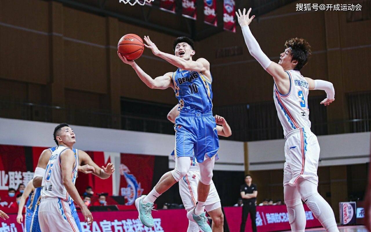 包含风云突变北京首钢关键时刻复出首秀;欧联版图或变;赛场秩序良好;控场能力受关注的词条 包含风云突变北京首钢关键时刻复出首秀;欧联版图或变;赛场秩序良好;控场能力受关注的词条