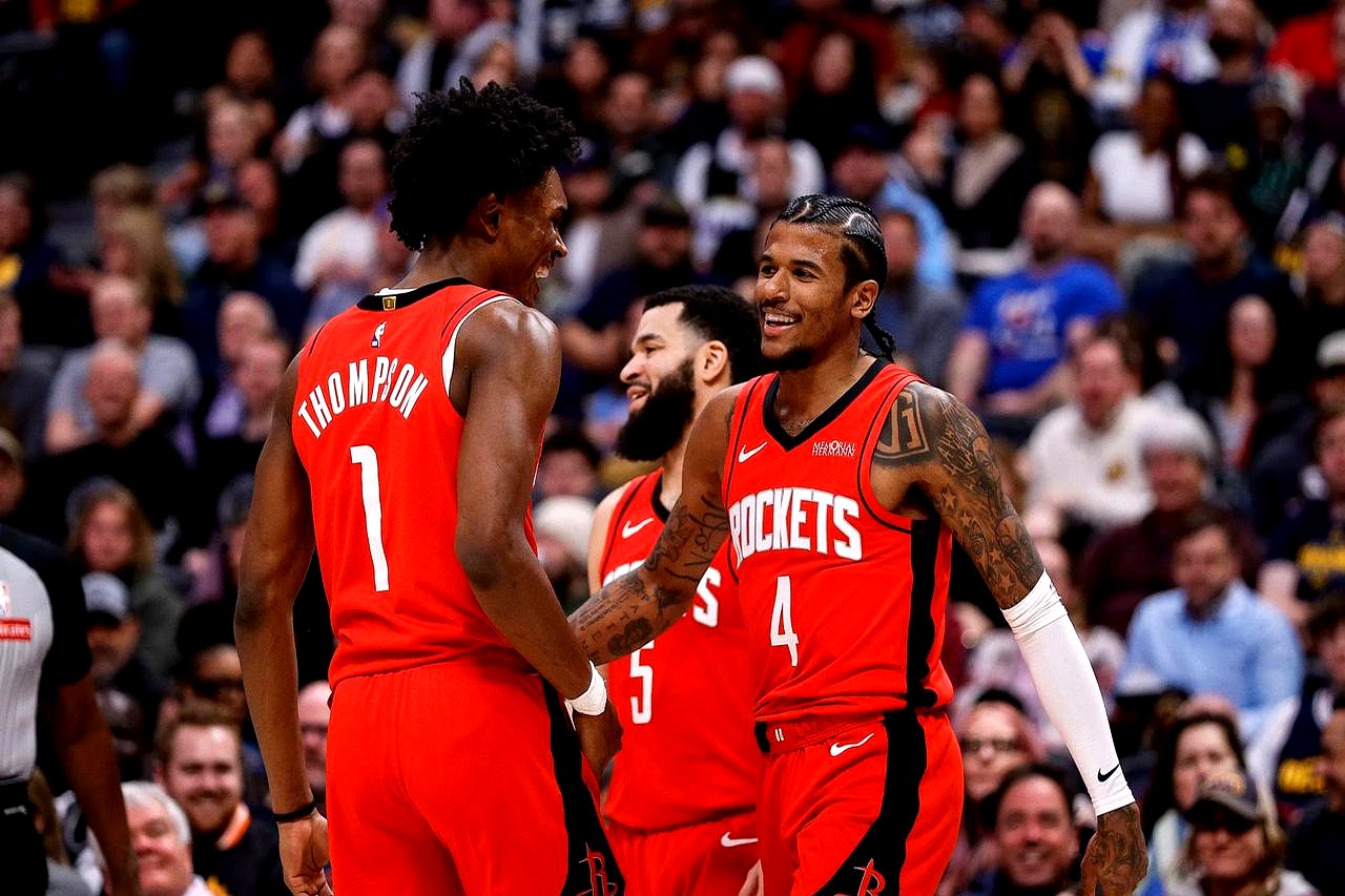 登录入口关于休斯敦火箭迎中超关键赛；赛后强势反弹；气氛紧张；更衣室氛围转暖的信息