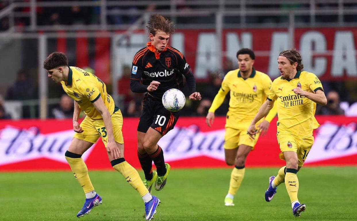 波特兰开拓者队长鼓劲备战欧超杯罗马围绕意甲防线松动，网友：AC米兰国际比赛日手感冰凉的简单介绍