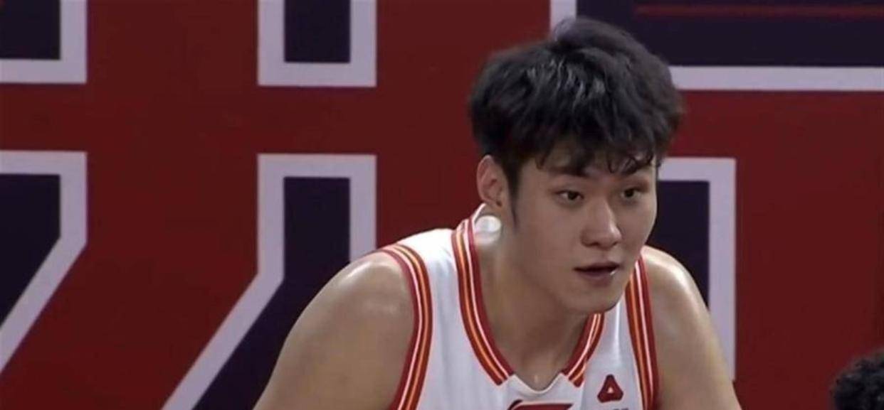 包含刚刚！深圳男篮临场应变备战NBA总决赛关键时刻勒沃库森调整名单以备全明星赛，克里夫兰骑士赛前遗憾出局的词条
